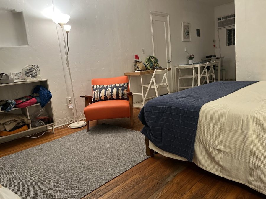 The Barcelona Guesthouse Miami Beach Florida — Guest room