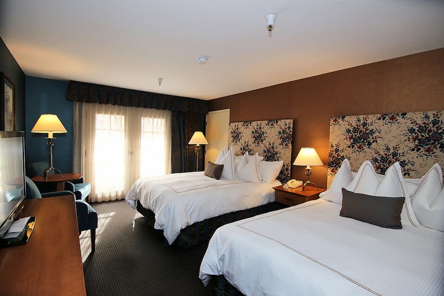The Bard s Inn BW Signature Collection — Guest room