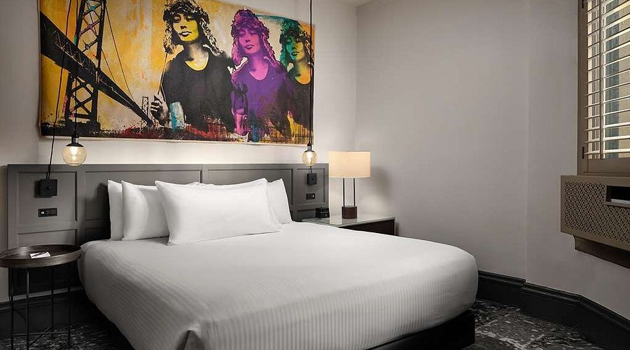 The Barnes San Francisco Tapestry Collection by Hilton — Guest room