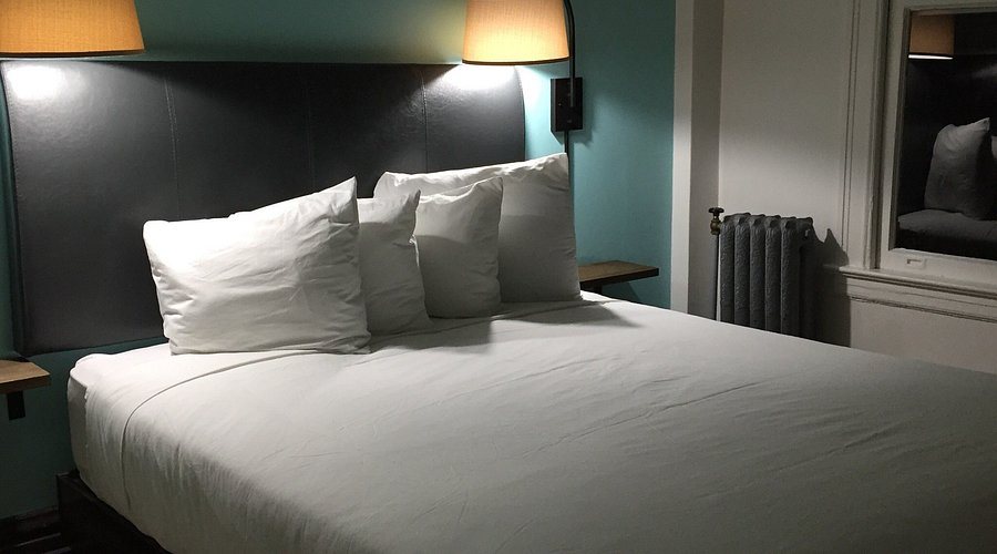 The Bartlett Hotel and Guesthouse — Guest room