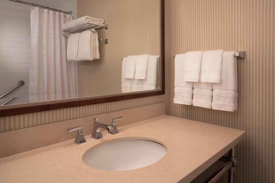 The Bashford Manor Inn — Bathroom