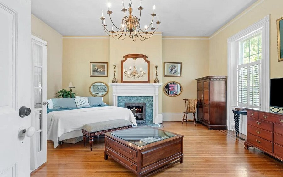 The Bashford Manor Inn — Guest room