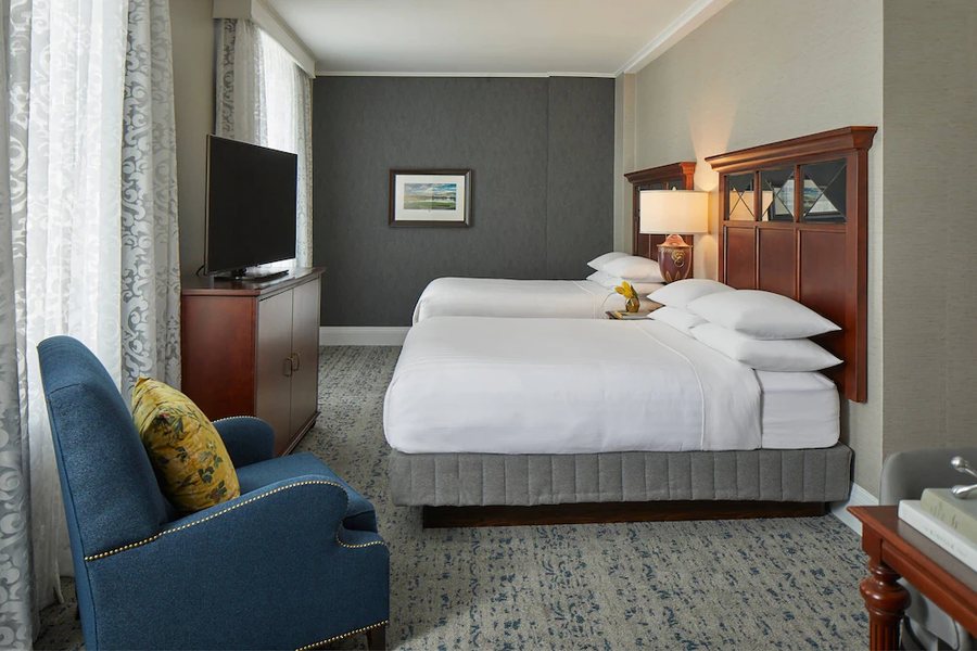 The Battle House Renaissance Mobile Hotel Spa — Guest room