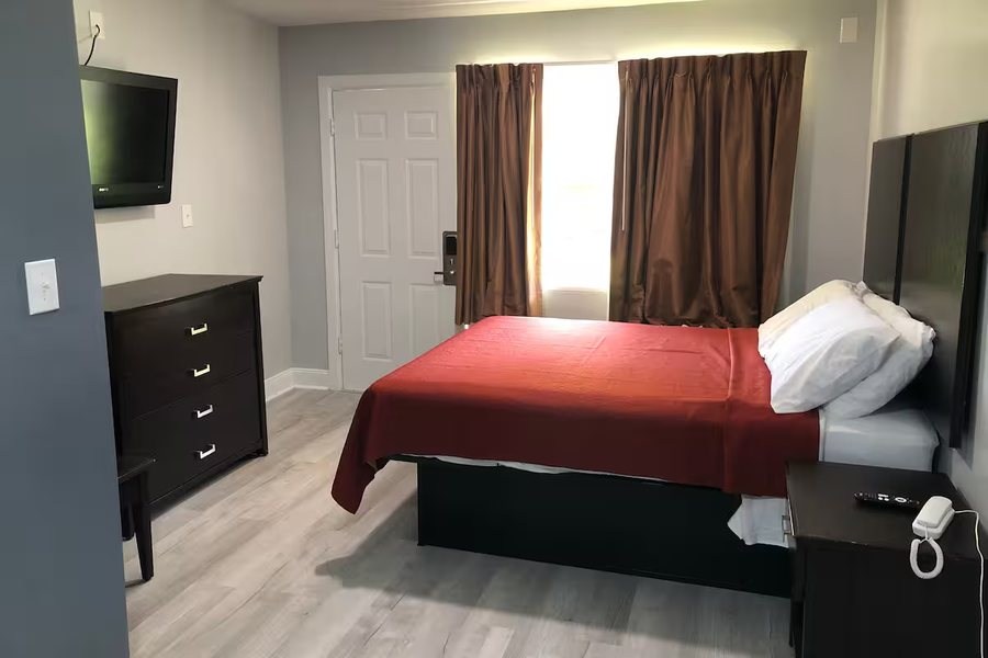 The Bay Inn — Guest room