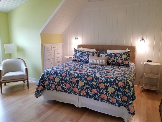 The Beach House at Lake Street — Guest room