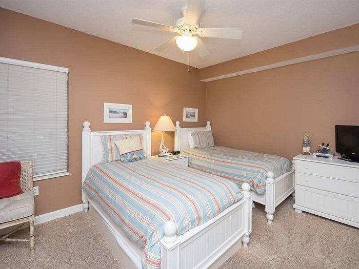 The Beach House Condominiums — Guest room