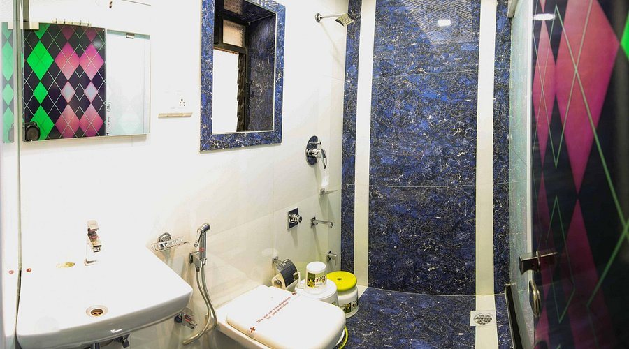 The Beatle — Bathroom