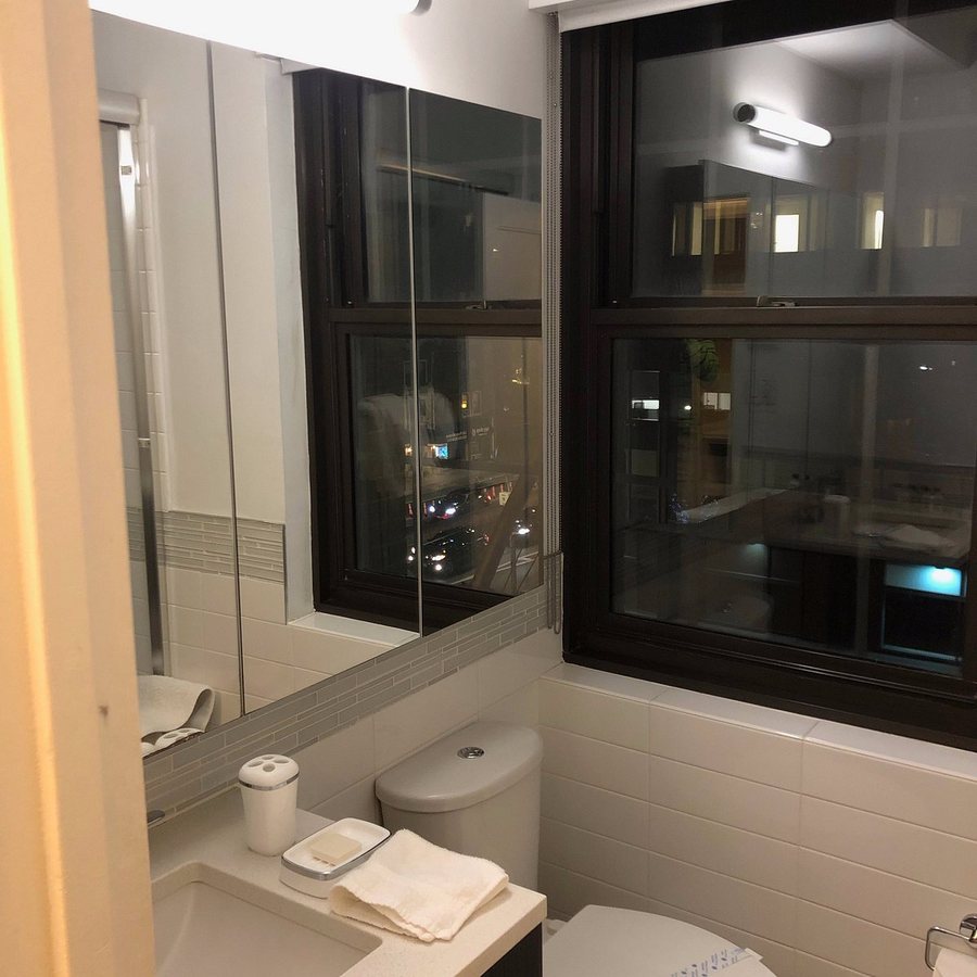 The Beekman Tower Trademark Collection by Wyndham New York City New York — Bathroom