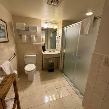 The Bellmoor Inn Spa — Bathroom