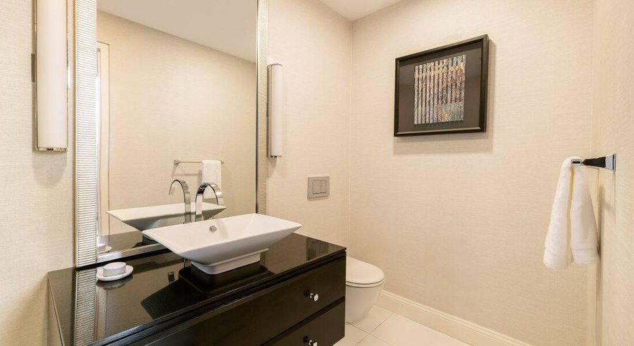 The Benjamin Royal Sonesta New York New York City New York — Bathroom