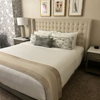 The Benson Hotel and Faculty Club — Guest room