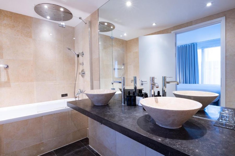 The Bermondsey Square Hotel — Bathroom