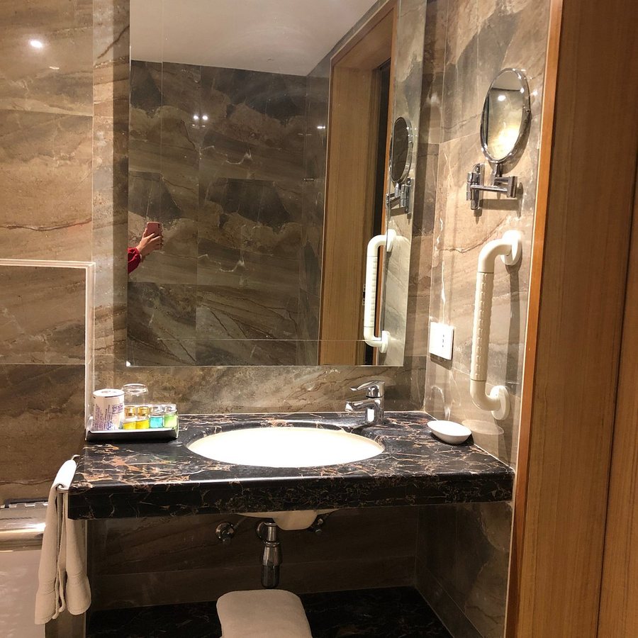 The Bhagwati Resort — Bathroom