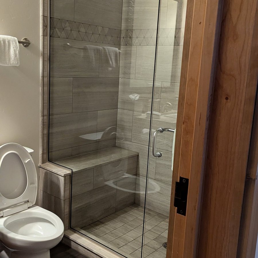 The Blake at Taos Ski Valley — Bathroom