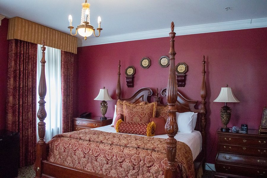 The Blennerhassett Hotel — Guest room