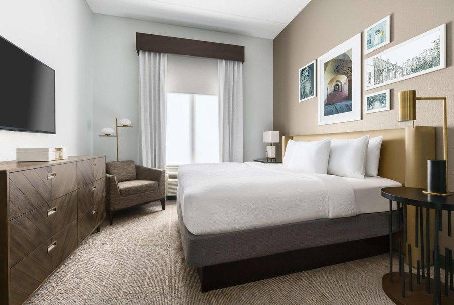 The Bluff Savannah Historic District Tapestry by Hilton — Guest room