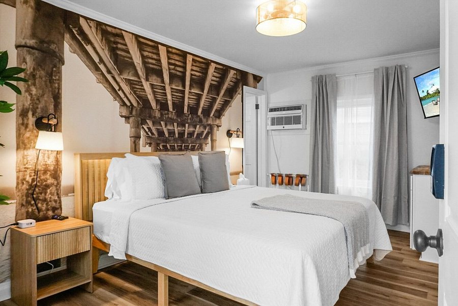 The Boardwalk Hotel Bar — Guest room