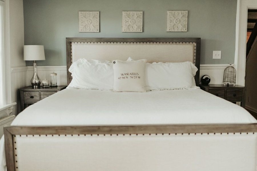The Bond 1835 — Guest room
