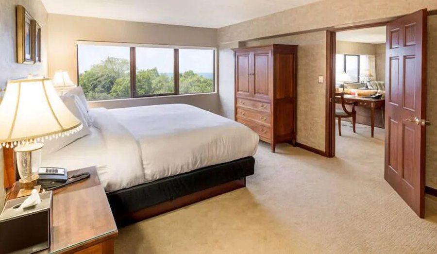 The Boulevard Inn Bistro — Guest room