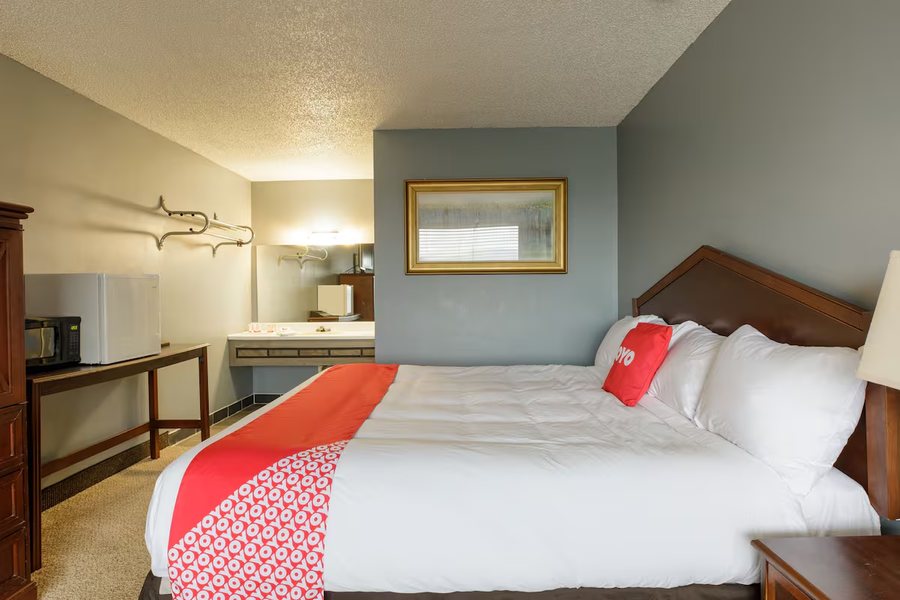The Branson Hotel — Guest room