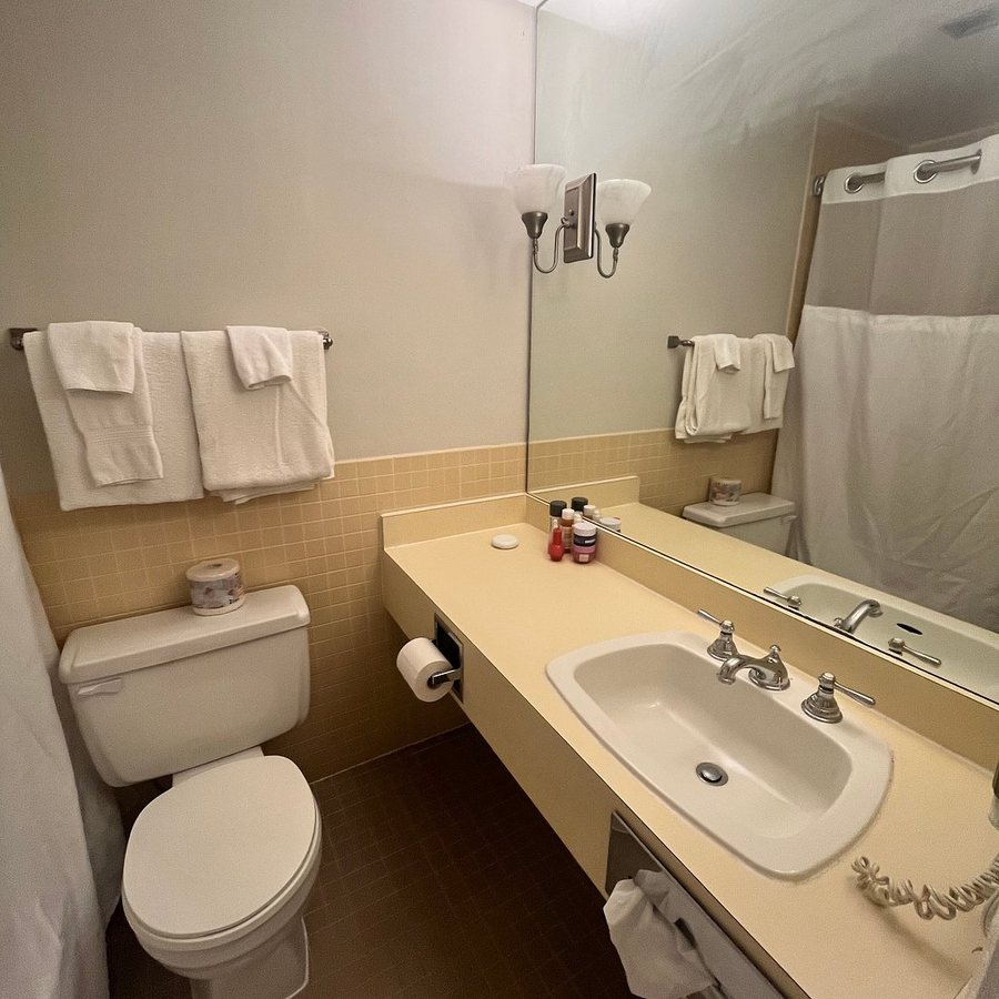 The Briars Resort Spa — Bathroom
