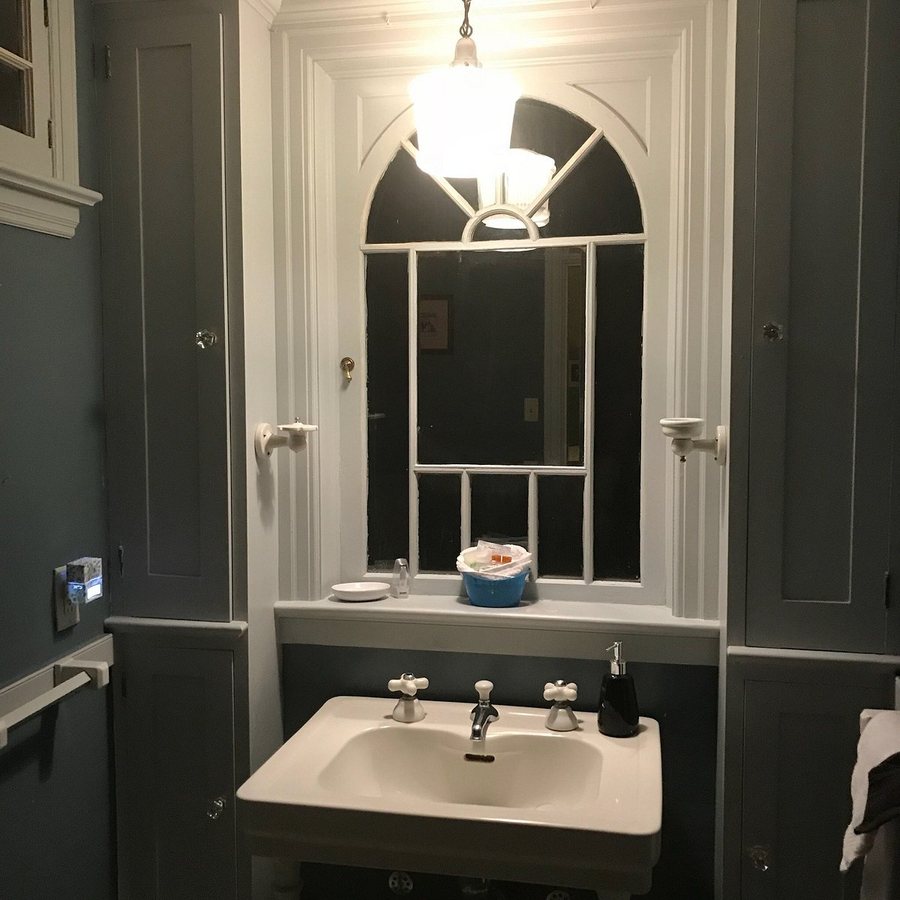 The Bridge Street Inn — Bathroom