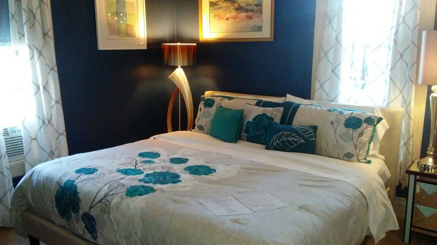 The Bridgeford house — Guest room