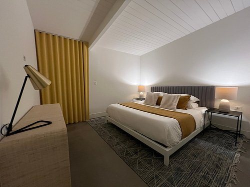 The Bungalows by Homestead Modern — Guest room