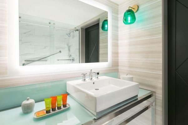 The Burgess Hotel Atlanta A Tribute Portfolio Hotel — Bathroom