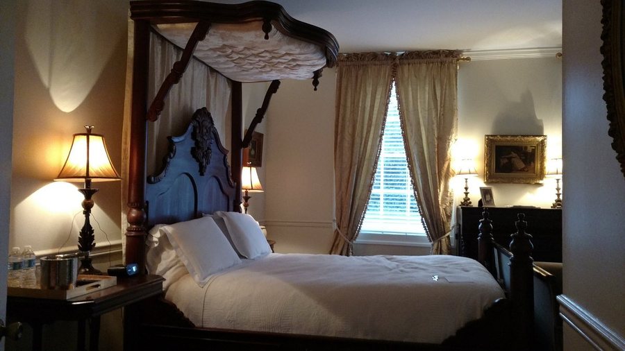 The Burn Luxury Inn — Guest room