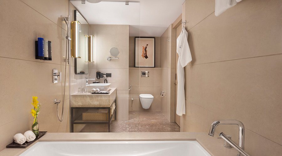 The Byke Delotel — Bathroom