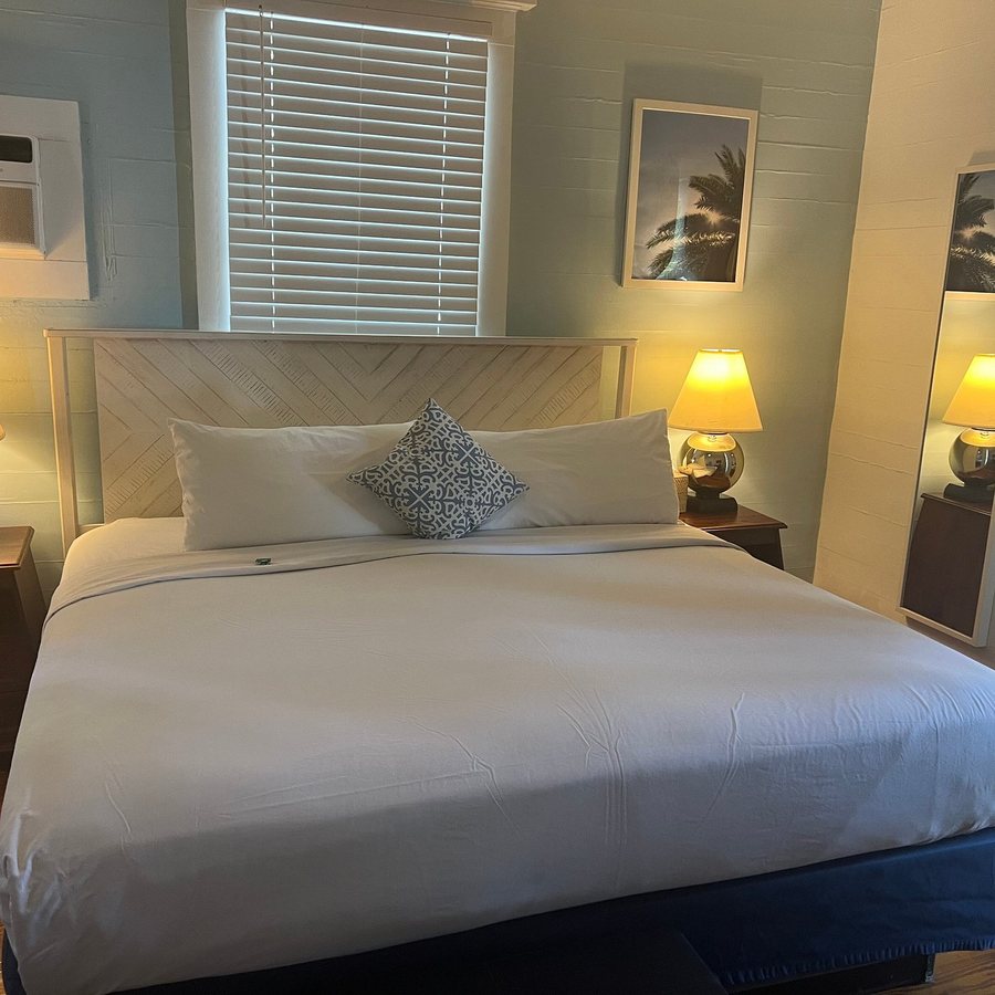 The Cabana Inn — Guest room