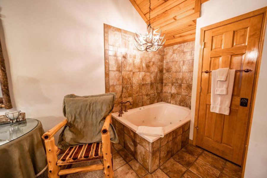 The Cabins at Grand Mountain — Bathroom