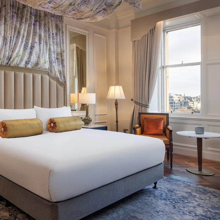 The Caledonian Edinburgh Curio Collection by Hilton — Guest room