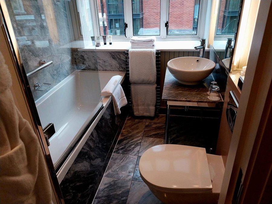 The Capital Hotel Apartments And Townhouse London — Bathroom