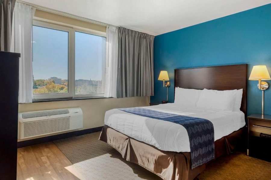 The Capitol Hotel — Guest room