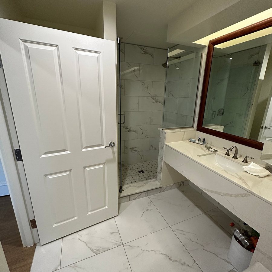 The Capri Inn — Bathroom