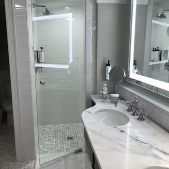 The Carolina Inn a Destination by Hyatt Hotel — Bathroom