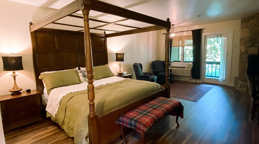 The Catawba — Guest room