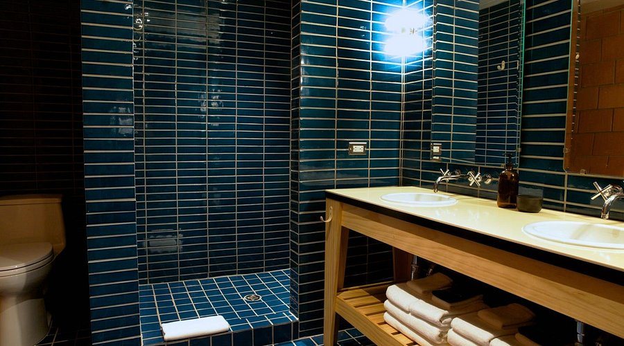 The Catherine — Bathroom