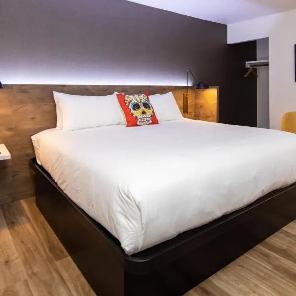 The Catrina San Mateo — Guest room