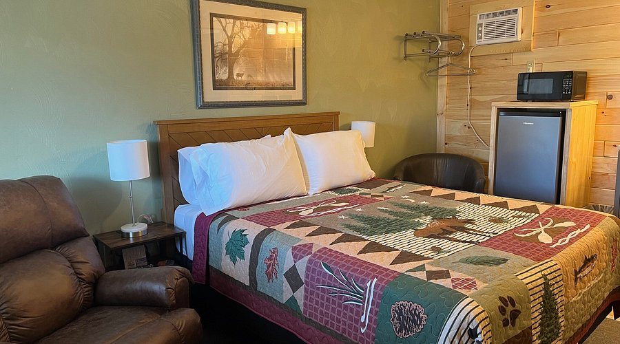 The Cedars Motel — Guest room