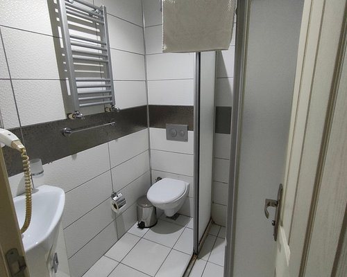 The Central Hotel Istanbul — Bathroom
