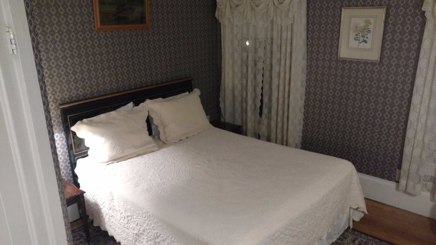 The Central House — Guest room