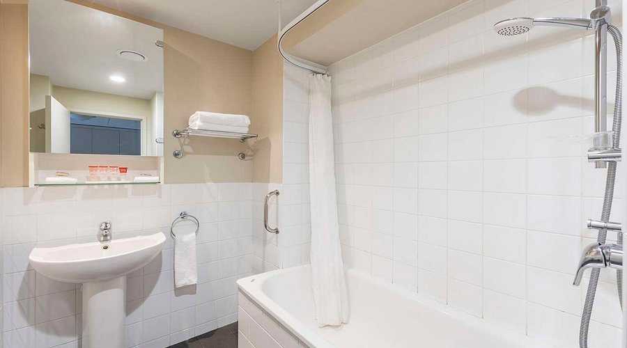 The Chancellor s House — Bathroom