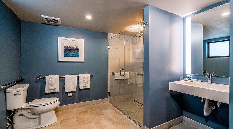The Chassahowitzka Hotel — Bathroom