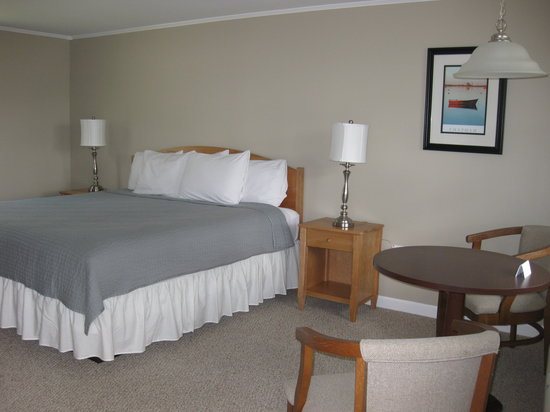 The Chatham Motel — Guest room