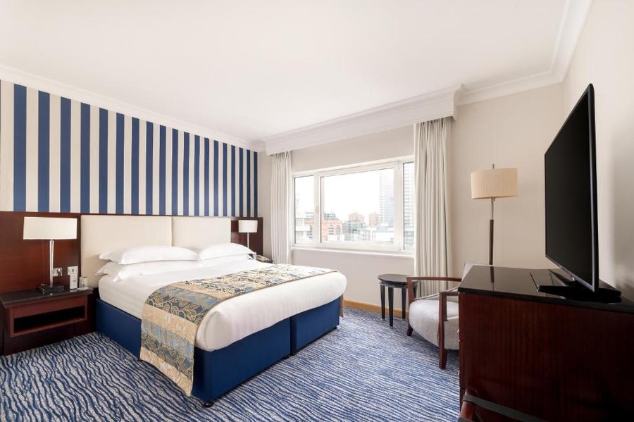 The Chelsea Harbour Hotel Spa London England — Guest room