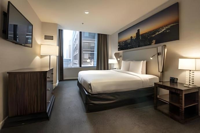 The Chicago Hotel Collection Magnificent Mile Chicago Illinois — Guest room