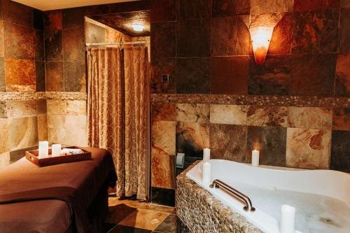 The Chrysalis Inn Spa Bellingham Curio Collection By Hilton — Bathroom